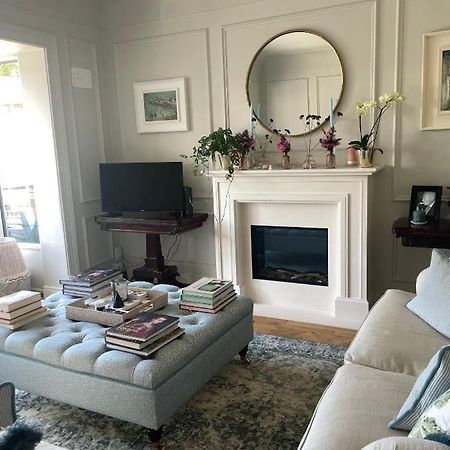 Deansgrange Road Bed & Breakfast Блекрок Екстериор снимка